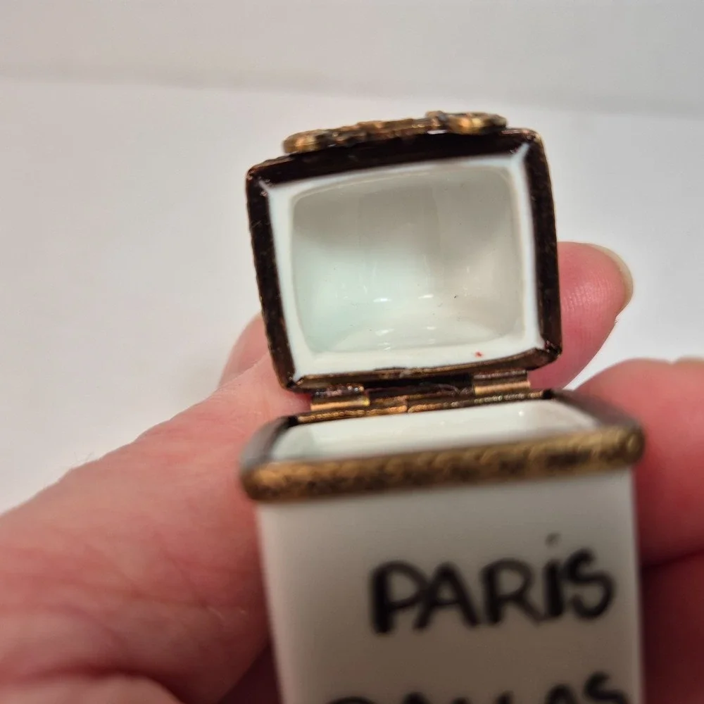 Peint Main Limoges France Chamart Porcelain Trinket Box Dallas / Paris 4936 Mile - Picture 6 of 9